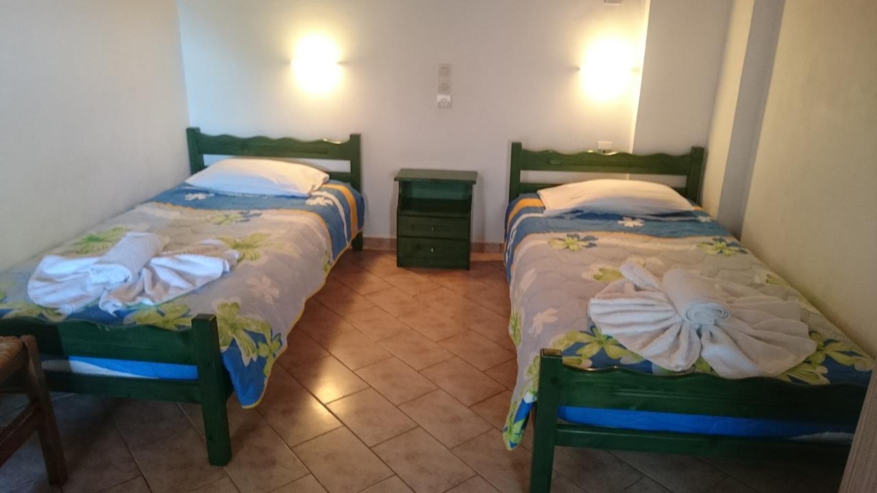 Dakis Studios Keri Екстериор снимка